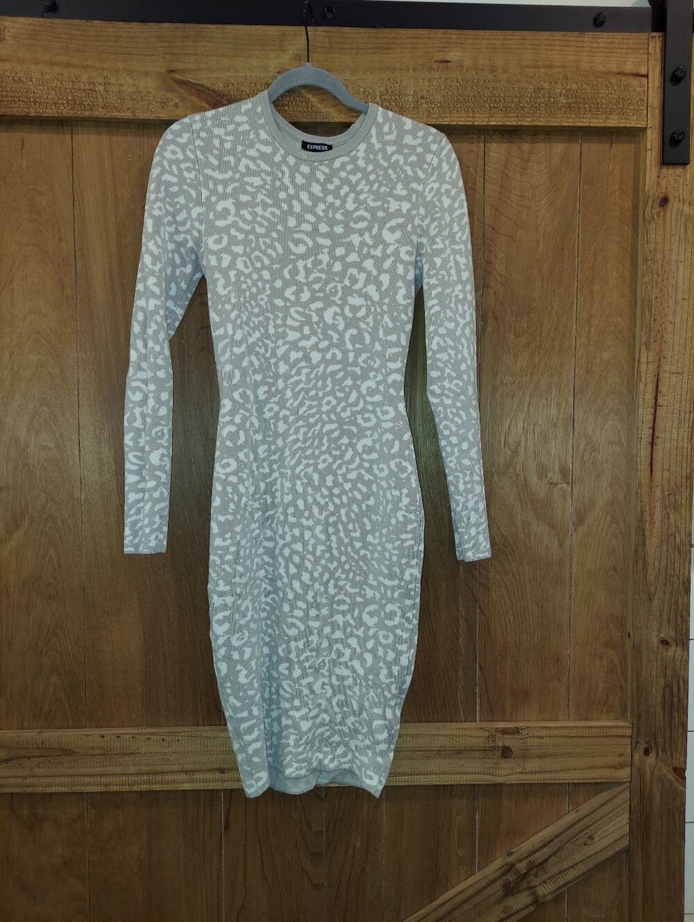 EXPRESS Womens Leopard Sweater Dress XS Gray/White Knit Bodycon Stretch